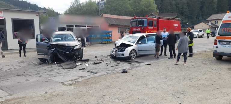 FOTO Accidentul cu patru răniți din fața Ocolului Silvic Broșteni a fost produs de un șofer beat turtă