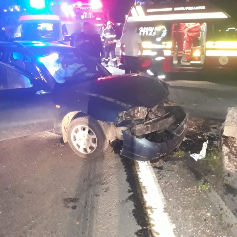 FOTO Accident cu doi răniți produs la Păltinoasa de către un șofer beat din Capu Câmpului