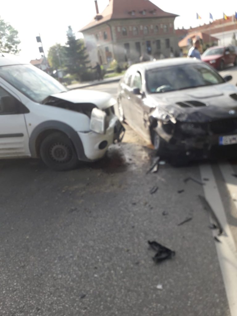 FOTO O femeie a ajuns la spital în urma unui accident produs la Rădăuți