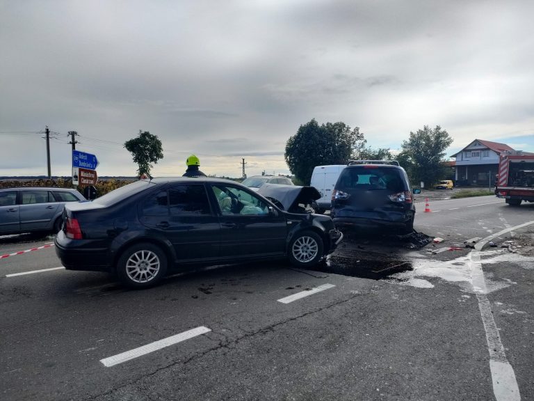 FOTO Accidentul cu cinci răniți de la Spătărești a fost produs de un botoșănean neatent