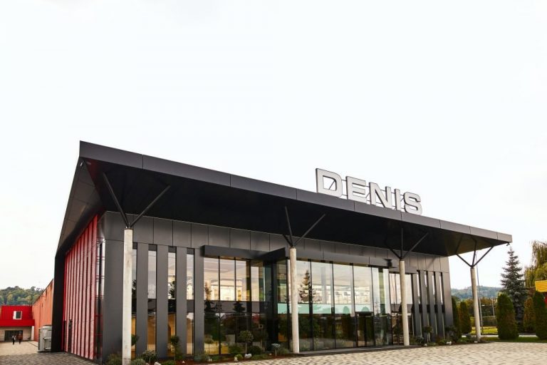 Un bărbat din Salcea a suferit un accident de muncă la fabrica Denis din Suceava