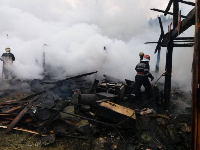Incendiu la un banzic din Capu Câmpului