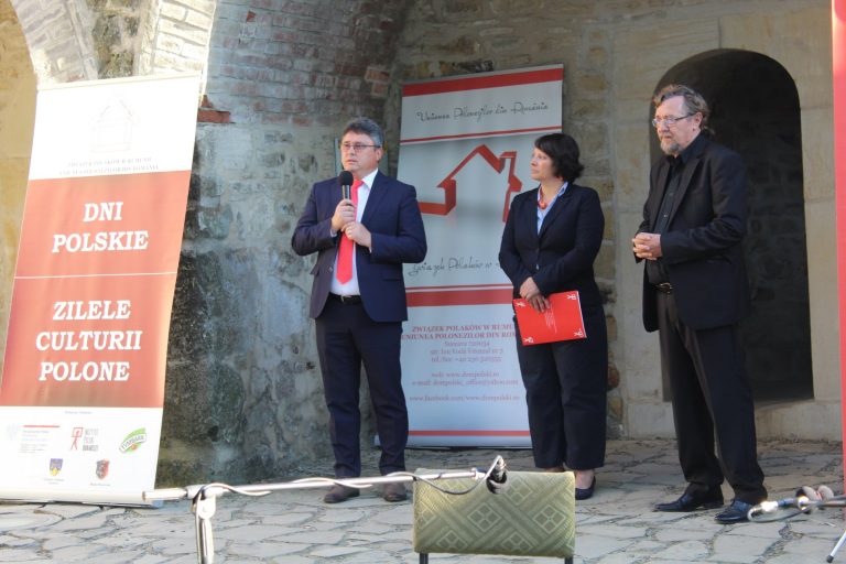 FOTO Cea de-a XXII – a ediție a Zilelor Culturii Polone a debutat la Cetatea de Scaun a Sucevei cu o expoziție și un concert