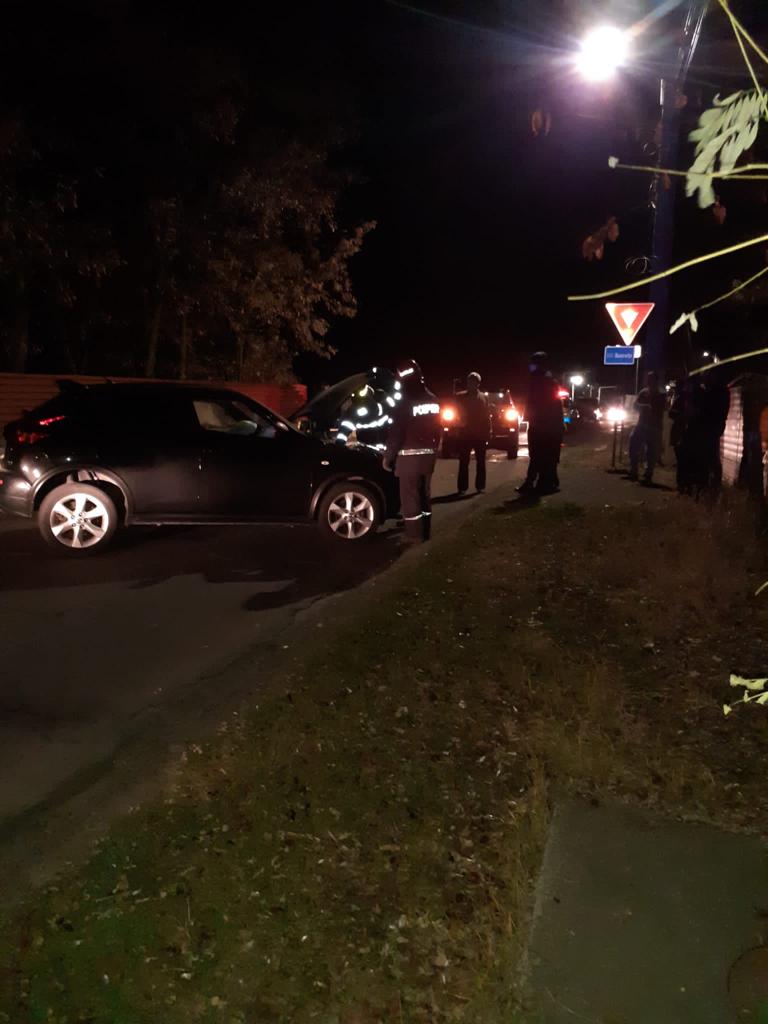 FOTO Accident produs la ieșirea din Volovăț spre Rădăuți de o șoferiță care a intrat cu mașina pe  contrasens