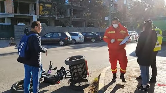 Triciclistul buclucaș din Suceava a fost implicat într-un nou accident rutier produs de către o tânără din Dumbrăveni