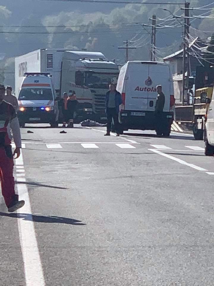 Bătrân lovit mortal de un camion pe o trecere pentru pietoni din Vama