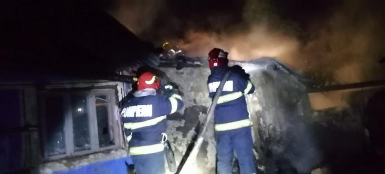 FOTO Incendiu izbucnit într-o gospodărie din Forăști de la coșul de fum