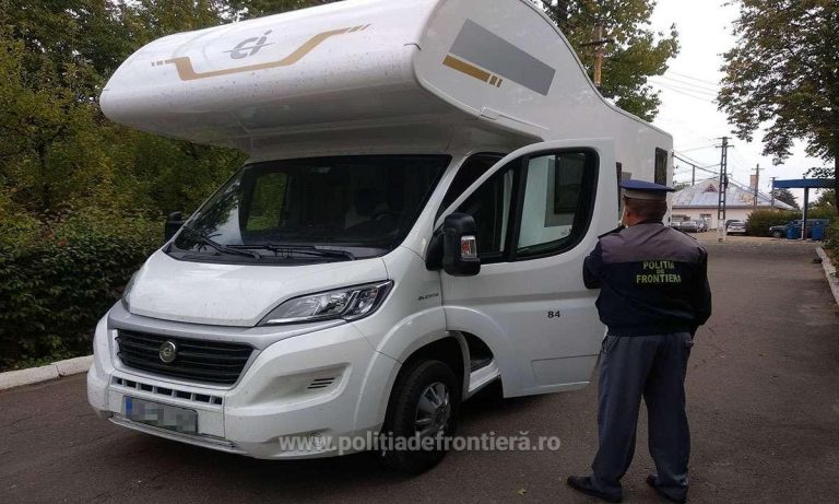 VIDEO FOTO O rulotă de 60.000 de euro căutată de autoritățile din Slovenia a fost depistată în Vama Siret