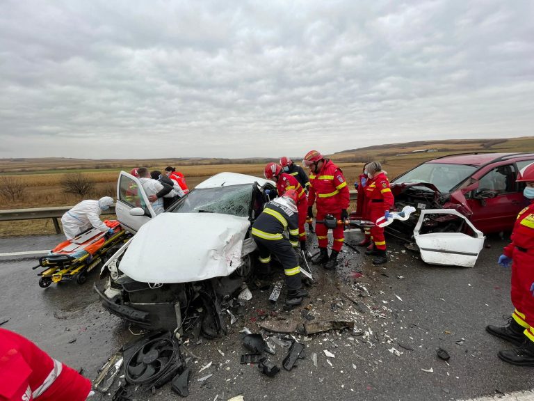 UPDATE VIDEO FOTO Toate cele patru persoane rănite în accidentul produs la ieșire din Stroiești spre Ilișești au fost transportate la spital