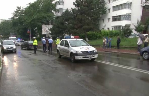 Un șofer începător din Salcea a lovit cu mașina o femeie pe trecerea de pietoni de la Belvedere
