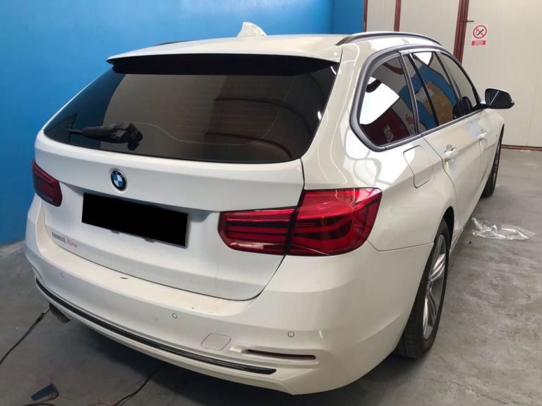 Un individ de Frasin s-a ales cu dosar penal după ce a ieșit la plimbare cu un BMW cu folii neomologate