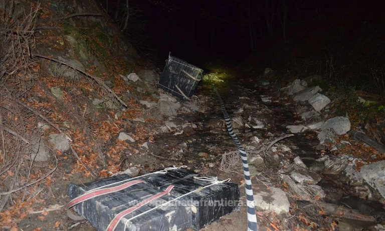 FOTO Focuri de armă trase de polițiștii de frontieră și țigări de contrabandă de 185.000 de lei confiscate, la Straja