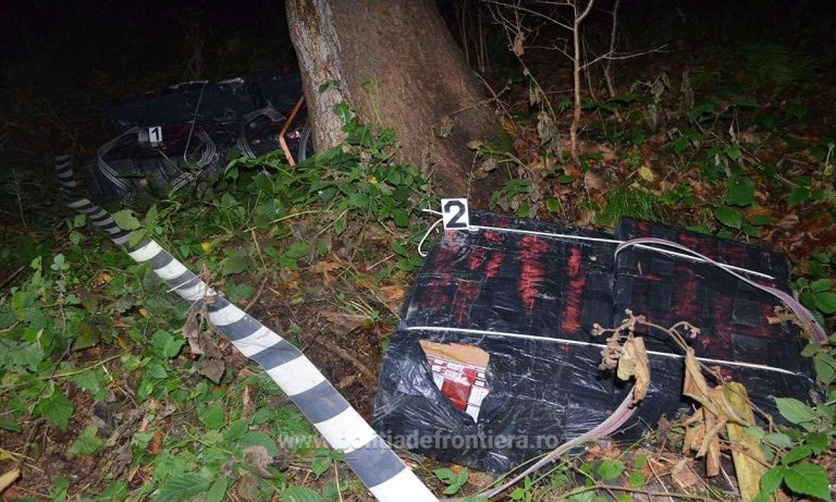 FOTO Țigări de contrabandă în valoare de 75.000 de lei, abandonate la Straja