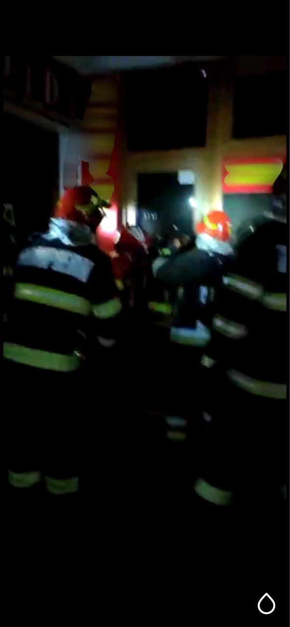 FOTO Incendiu la o sală de păcănele din Fălticeni