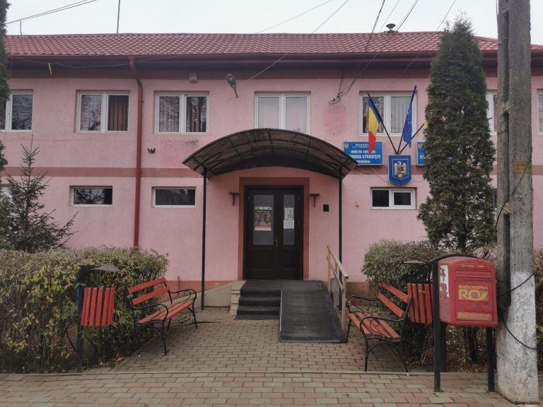 FOTO Infrastructura rutieră este într-o continuă modernizare în comuna Stroiești: „Lucrările la cele 13 tronsoane de drum, începute în 2019, au fost finalizate, iar săptămâna viitoare vom face recepția finală”