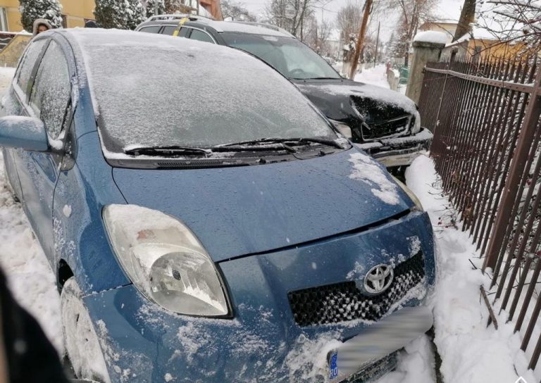 FOTO Accident rutier produs la Rădăuți. O femeie a ajuns la spital