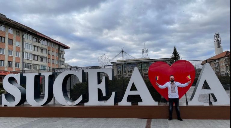 Deputatul Vlad – Piedone Popescu: „Astăzi, de 1 Decembrie, să fim uniți și să luptăm împreună pentru această țară care ne-a oferit atât de multe lucruri. La mulți ani, dragi români! La mulți ani, România!”