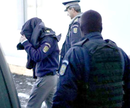 Un polițist de frontieră de la Brodina a fost reținut pentru 24 de ore după ce s-a urcat la volan beat și cu permisul suspendat în Rădăuți