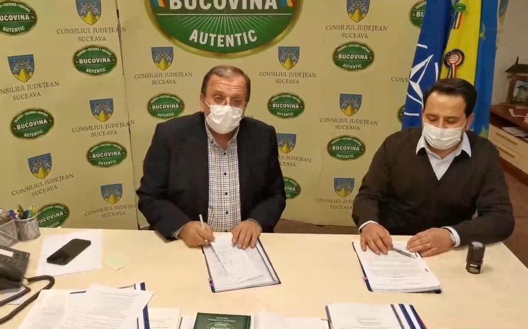 VIDEO Gheorghe Flutur a semnat contractul pentru lucrările de modernizare a ultimului tronson din drumul județean Panaci – Bilbor: „Dăm o perspectivă de dezvoltare economică și turistică zonei fără precedent”
