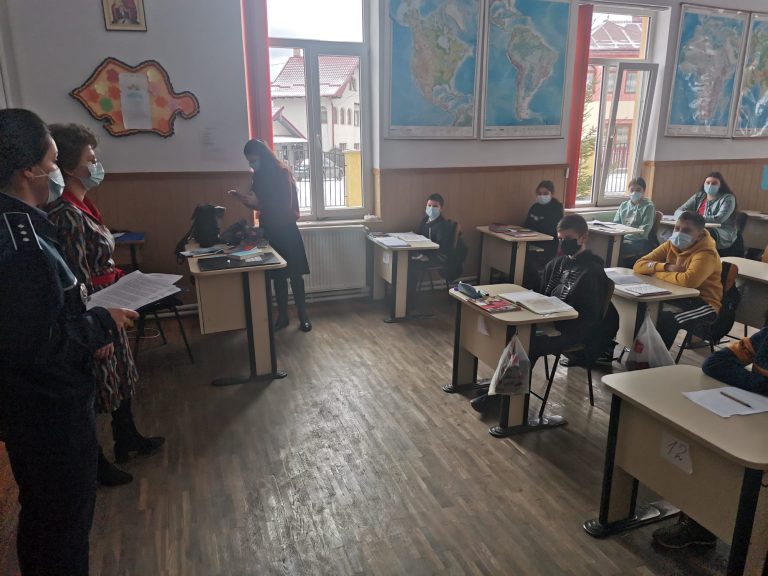 FOTO Proiect demarat de polițiștii suceveni din cadrul Biroului Siguranță Școlară cu ocazia „Zilei Internaționale pentru nonviolență în școală”