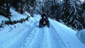 Un vicovean fără permis care a ieșit la plimbare cu un ATV neînmatriculat s-a ales cu un dosar penal pe numele său