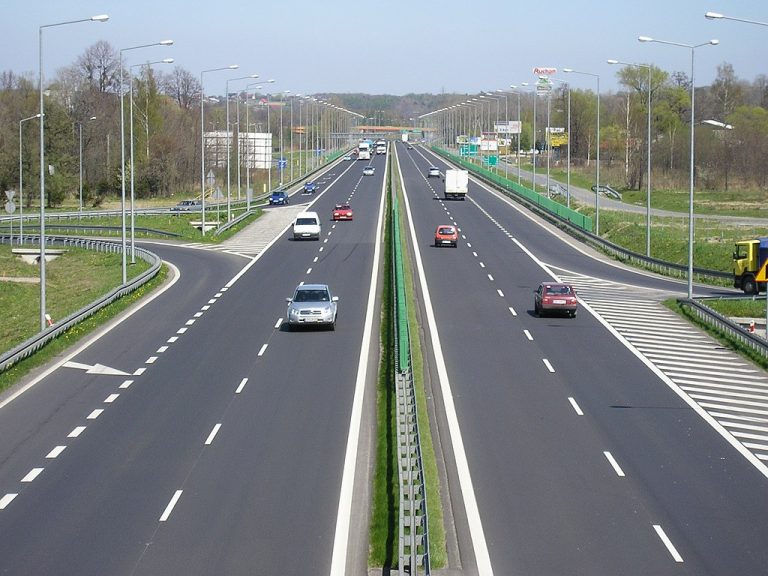 Criza economică post – Covid, a energiei și cea provocată de războiul din Ucraina a dus la majorarea cu 18% a valorii contractului de elaborare a studiului de fezabilitate și a proiectului tehnic pentru drumul de mare viteză Suceava – Siret