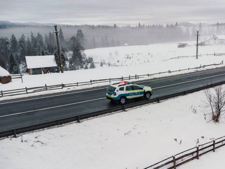 FOTO Recomandările polițiștilor pentru șoferii care ies în trafic pe timp de viscol