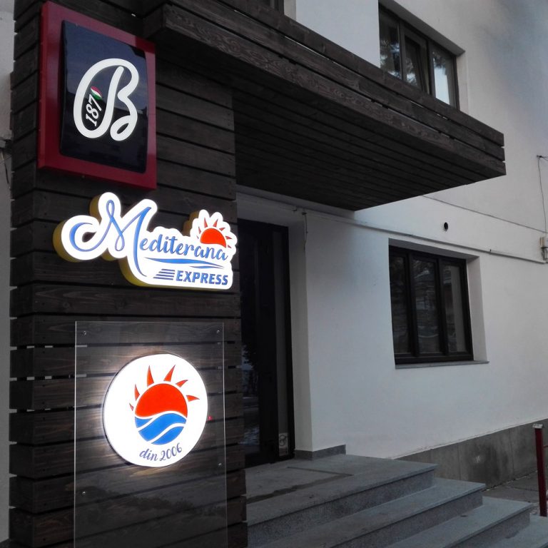 Un elev de la Colegiul Tehnic Rădăuți și-a înjunghiat doi colegi în timp ce se aflau la restaurantul Mediterana