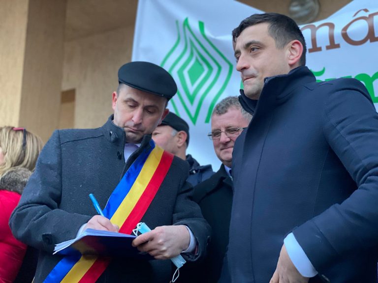 Primarul Neculai Miron de la Bosanci a semnat pentru demiterea președintelui României: „Domnul Iohannis, dintr-un apărător al democrației s-a transformat într-un apărător al penalilor”