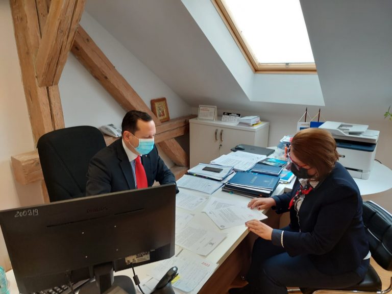 265 de locuri de muncă găsite pentru cei peste 600 de angajați care vor fi dați afară de către HS Timber Production: „Voi întreprinde toate demersurile legale pentru ca salariații care își vor pierde locurile de muncă să fie sprijiniți sub o formă sau alta”