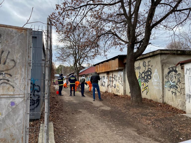 FOTO Mercur găsit în spatele Școlii Gimnaziale nr.8 din Suceava