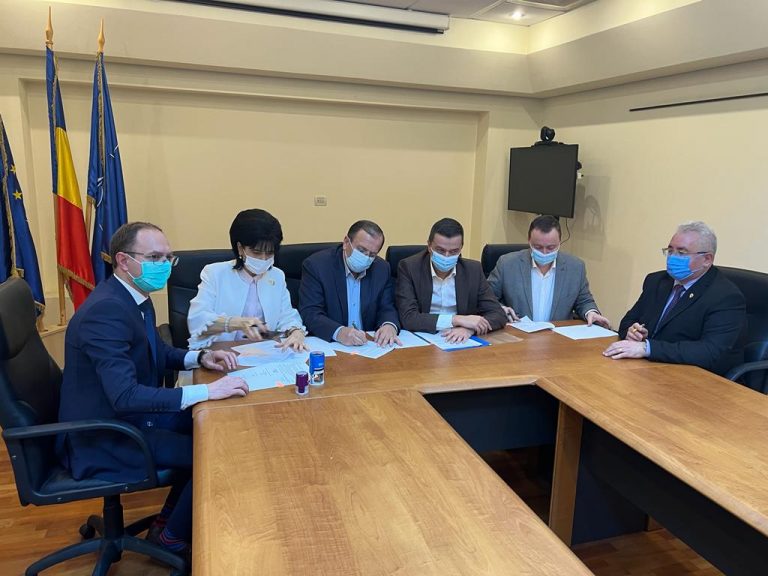 FOTO Gheorghe Flutur: „Astăzi am mai făcut un pas important în ceea ce priveşte parteneriatul administraților locale din județele Suceava și Botoșani cu Guvernul României pentru construcția Drumului Expres A7 Suceava-Botoșani ca prelungire a Autostrăzii A7”