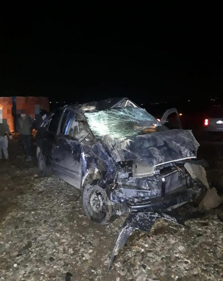 FOTO Un șofer din Horodnic de Sus s-a răsturnat cu mașina la Arbore