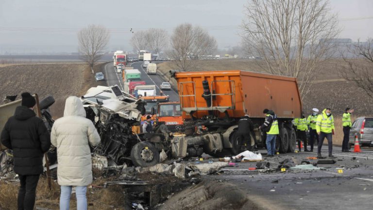 Reacția dură a deputatului Radu Ciornei în urma cumplitului accident cu șapte morți produs astăzi la Iași: „Ajunge cu minciunile, cu fariseismul, cu furtul și ipocrizia care ne-au lăsat fară autostrăzi, de decenii întregi”