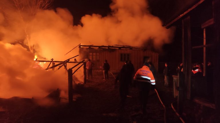 FOTO Încă o persoană și-a pierdut viața într-o casă cuprinsă de flăcări, de această dată la Pârteștii de Jos