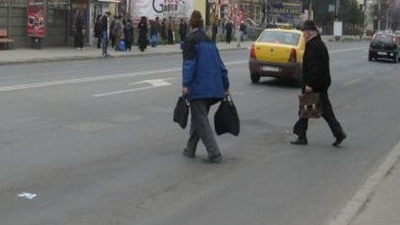75 de pietoni care traversau neregulamentar strada au fost amendați de polițiștii rutier suceveni