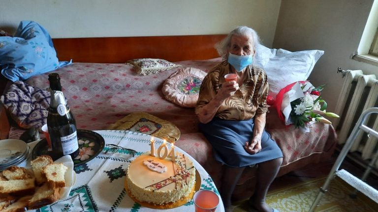 FOTO Cea mai bătrână suceveancă a murit la vârsta de 104 ani: „Era o legendă vie”