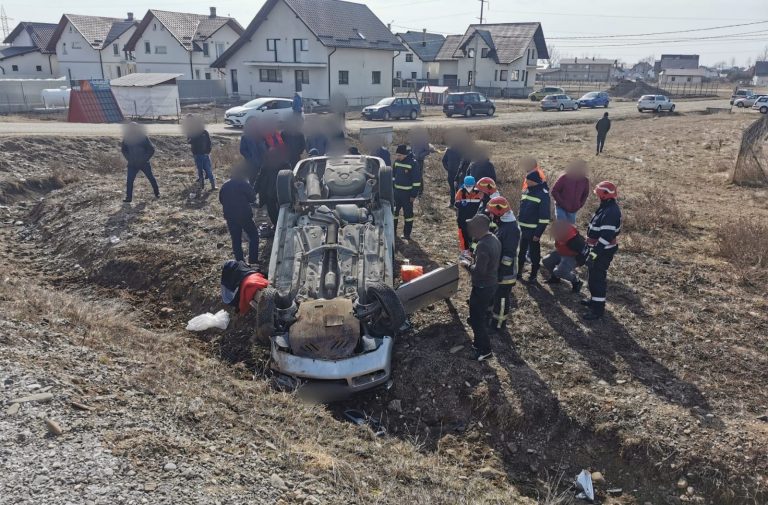FOTO Accidentul de pe centura Rădăuțiului s-a produs după ce regulile de circulație au fost ignorate de ambii șoferi implicați în incident