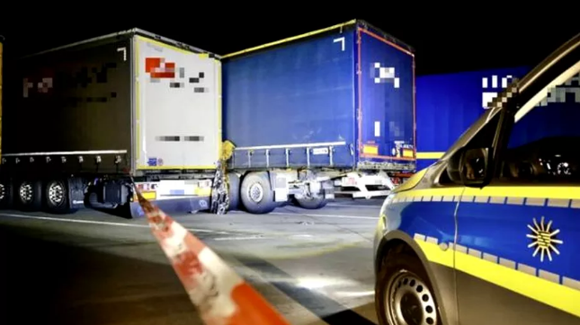 Un tânăr a murit strivit de un TIR într-o parcare din Gura Humorului
