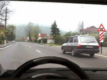 Accident produs la Milișăuți de un șofer angajat într-o depășire pe calea ferată