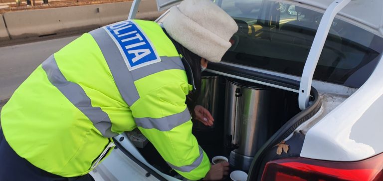 FOTO Peste 100 de polițiști suceveni au venit în sprijinul șoferilor ucraineni care căutau un loc unde să se odihnească