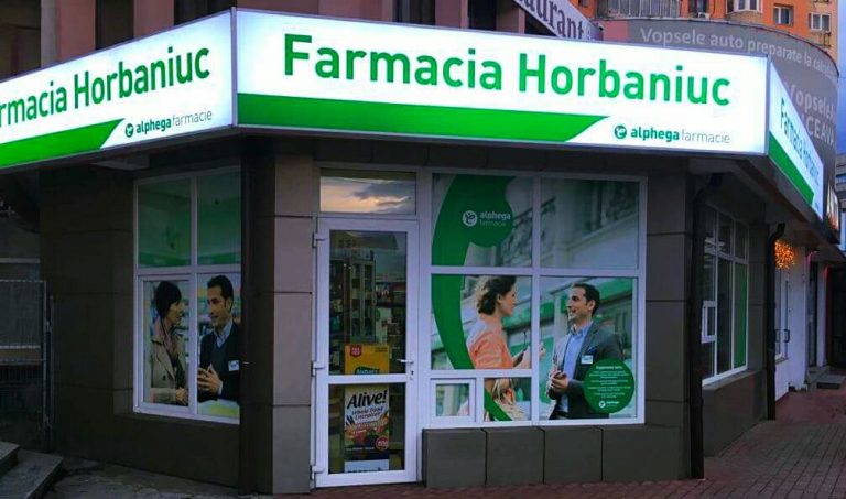 O femeie din Dolhasca a rămas fără troler după ce a intrat într-o farmacie din Suceava