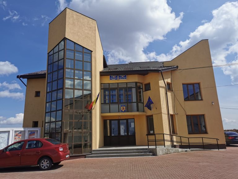 Comuna Calafindești marchează ieșirea din pandemia de coronavirus cu un Bal al Primăverii: „Comuna Calafindești revine la normalitate”