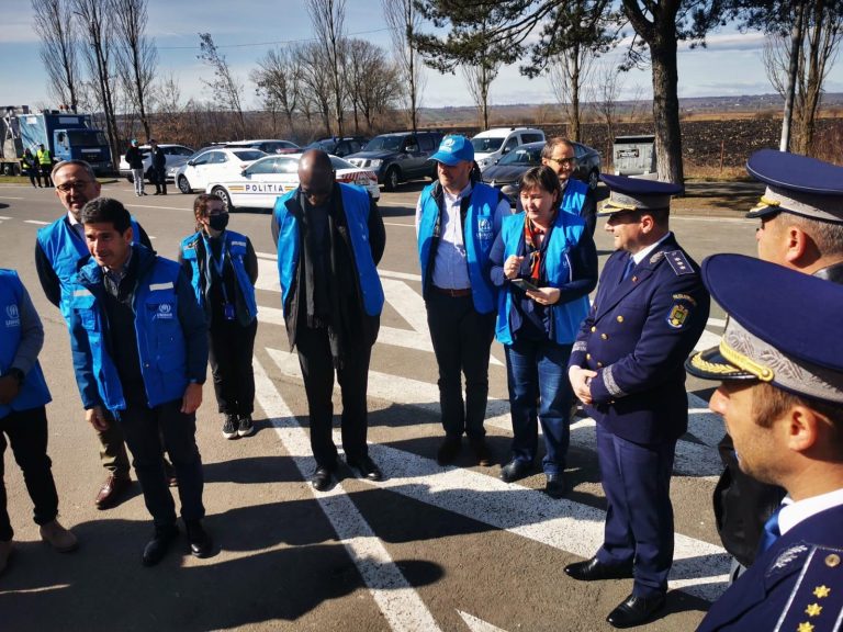 FOTO Înaltul Comisar Adjunct al Naţiunilor Unite pentru operaţiuni al UNHCR a fost într-o vizită de lucru în Vama Siret