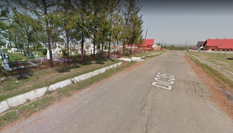 Un bărbat a fost lovit de o mașină în fața cimitirului din Gropeni