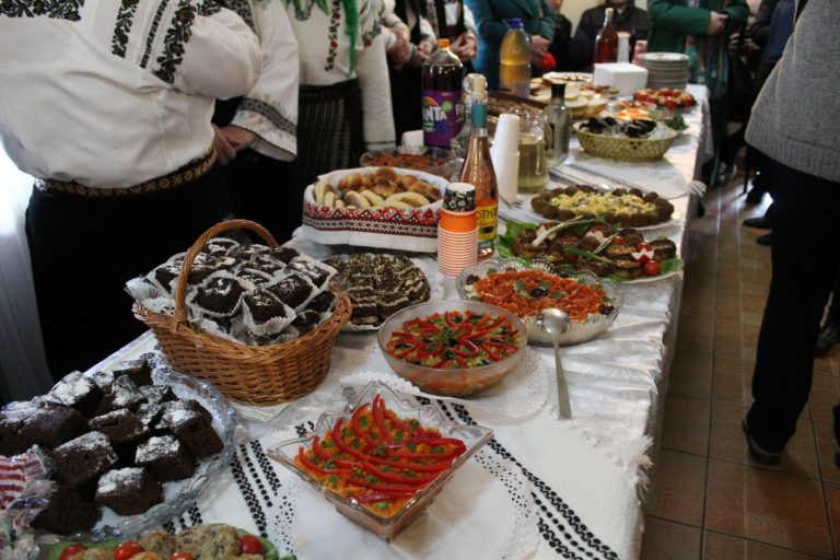 FOTO Festivalul Produselor Tradiționale de Post de la Adâncata a ajuns la cea de-a VIII-a ediție: „Mulțumim gospodinelor, fără ele nu era posibil acest festival”