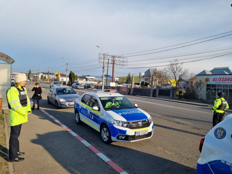 VIDEO FOTO 6 permise reținute și 9 certificate de înmatriculare retrase de polițiștii rutieri suceveni într-o acțiune desfășurată timp de două ore