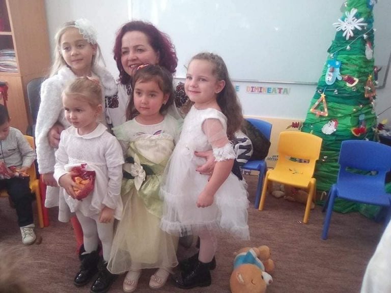 FOTO Ziua Internațională a Romilor a fost sărbătorită la Berchișești: „Este nevoie încă de eforturi susținute pentru scoaterea comunităţilor de romi din izolare şi limitare”