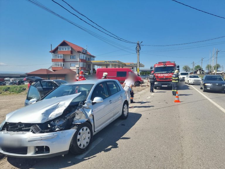 FOTO Două femei au fost rănite într-un carambol produs la Cumpărătura