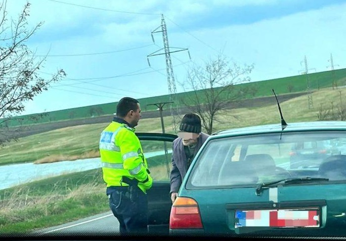 Dosar penal pentru un bătrân de 85 de ani din Vatra Dornei care a fost prins la volan cu permisul suspendat